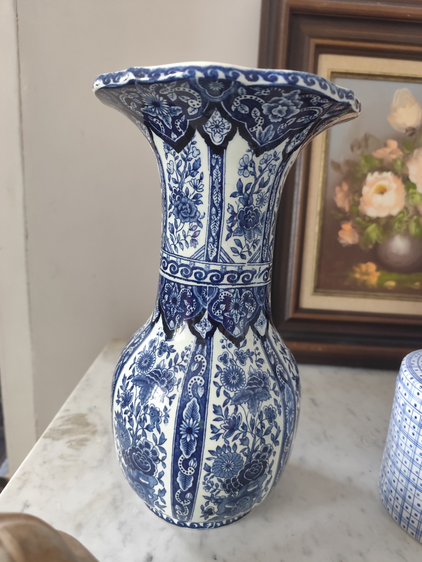 Vase Delfts Royal Sphinx Maastricht, décor floral bleu — photo 1