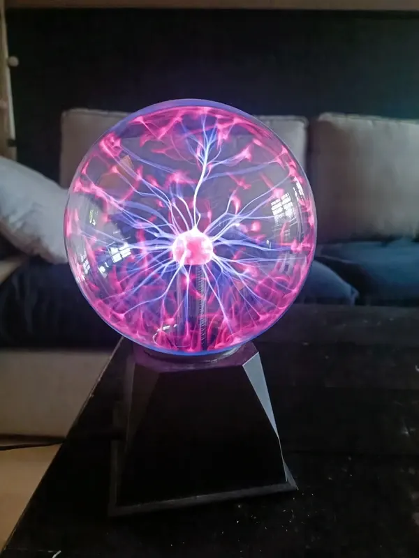 Lampe / Boule à plasma interactive réactive au son et au toucher – Buki Science +