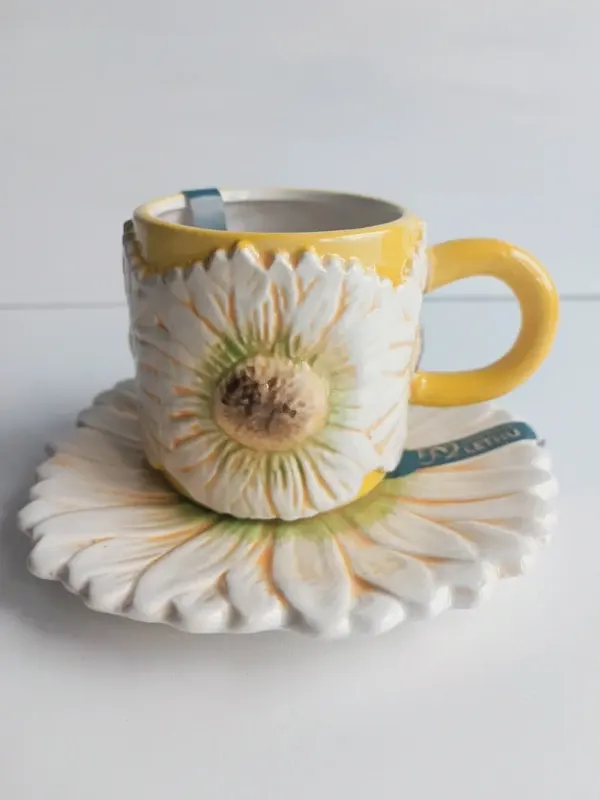 Tasse et sous-tasse Marguerite en relief Geneviève Lethu (Édition 50 ans) Neuf