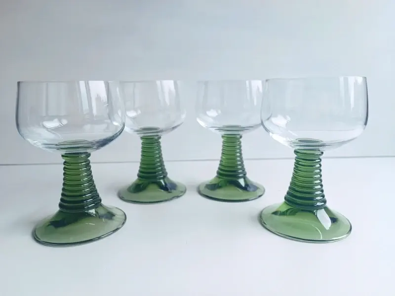 Lot de 4 verres à vin d'Alsace vintage / Verres Roemer pied vert
